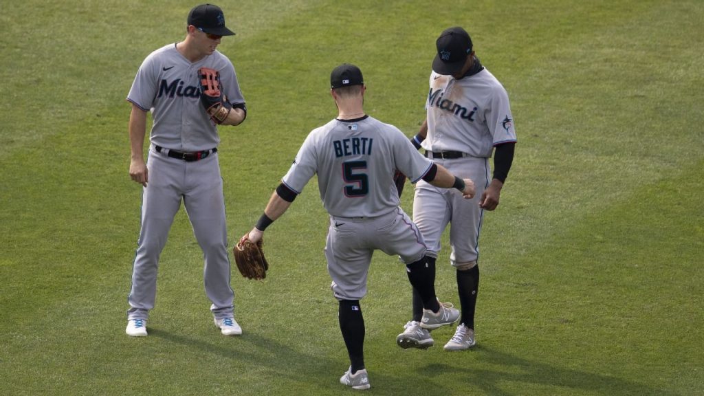 Brote de coronavirus cancela dos juegos de MLB