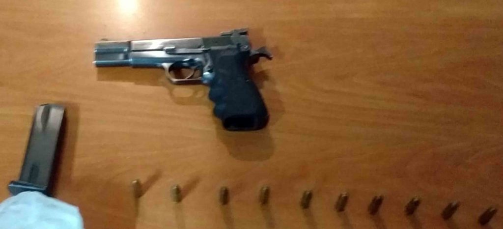 La SSC detiene en Emiliano Zapata a dos sujetos con arma de fuego y droga