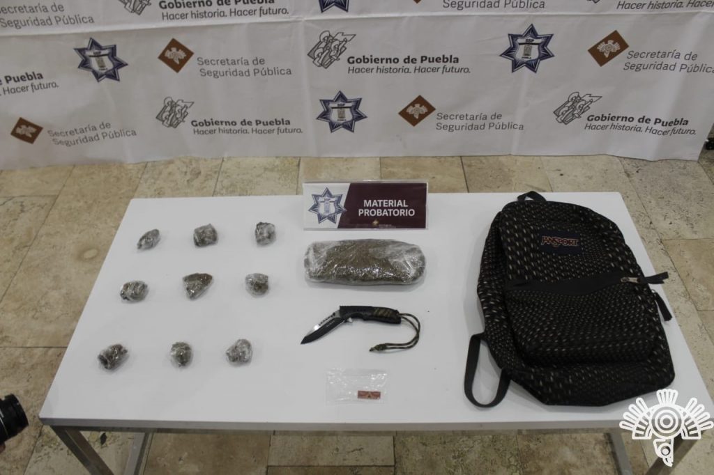 Detiene policía estatal a presunto narcomenudista en la capital poblana