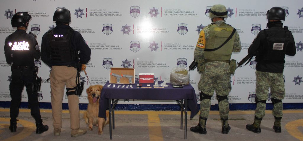 Aseguraron SEDENA, Guardia Nacional y SSC de Puebla diversas dosis de posible droga en inmediaciones del mercado Unión
