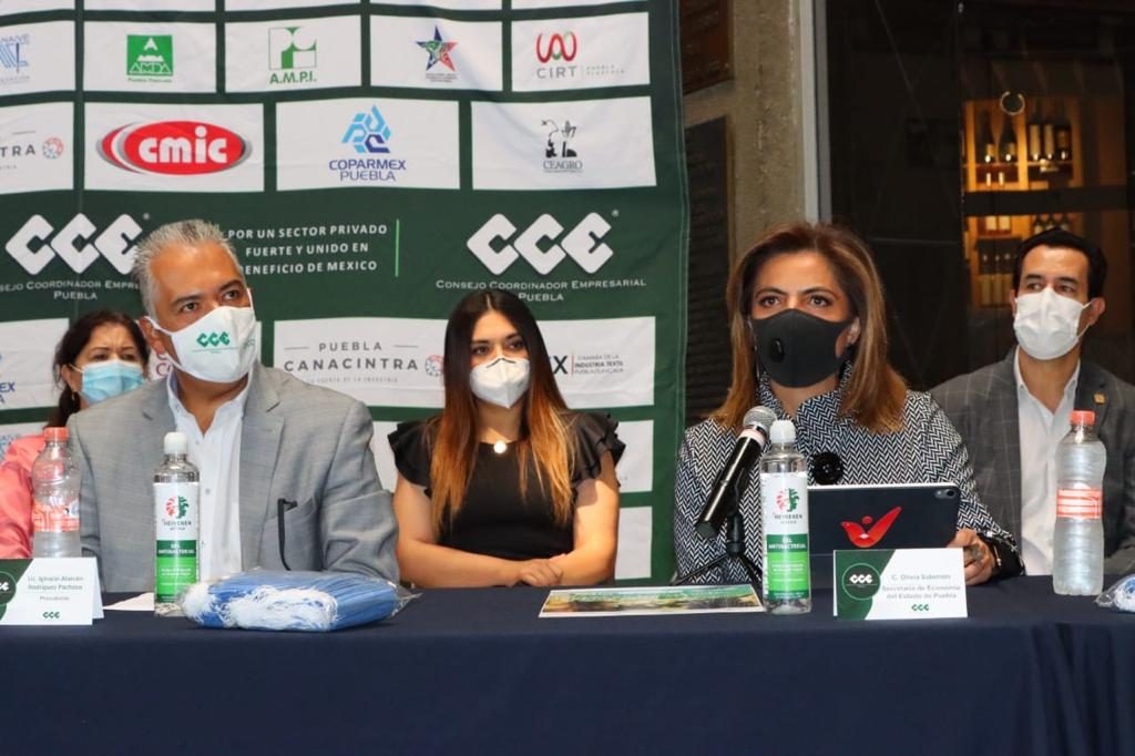 Empresarios donan cubrebocas y material de limpieza