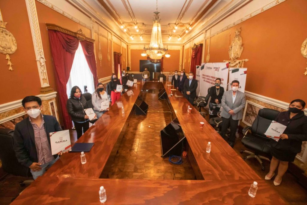 Cada empleo conservado implica una familia con ingresos: Marco Mena