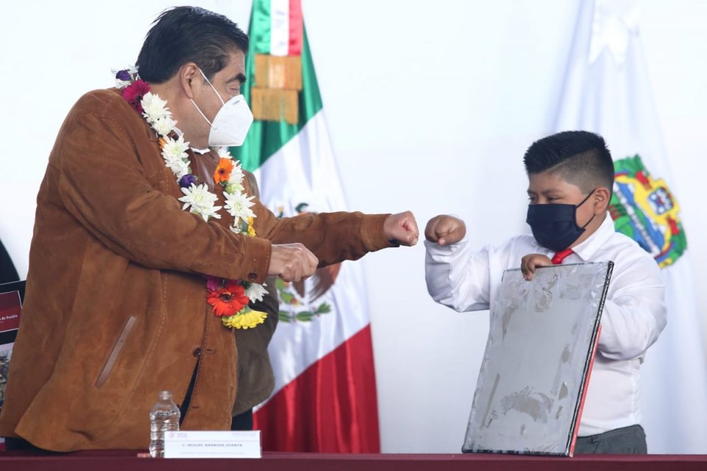 Video desde Puebla: La educación es prioridad para los gobiernos estatal y federal, subrayó Miguel Barbosa