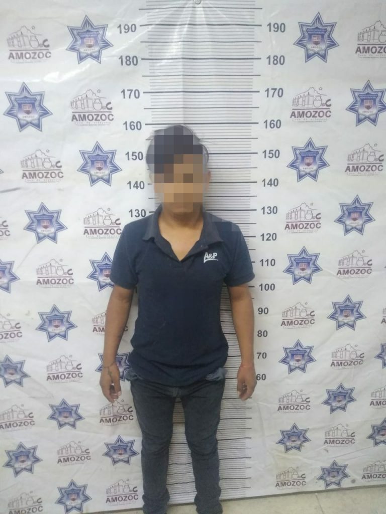 Mujer sobrevive después de que su pareja la arroja del 2do piso de la casa en Amozoc