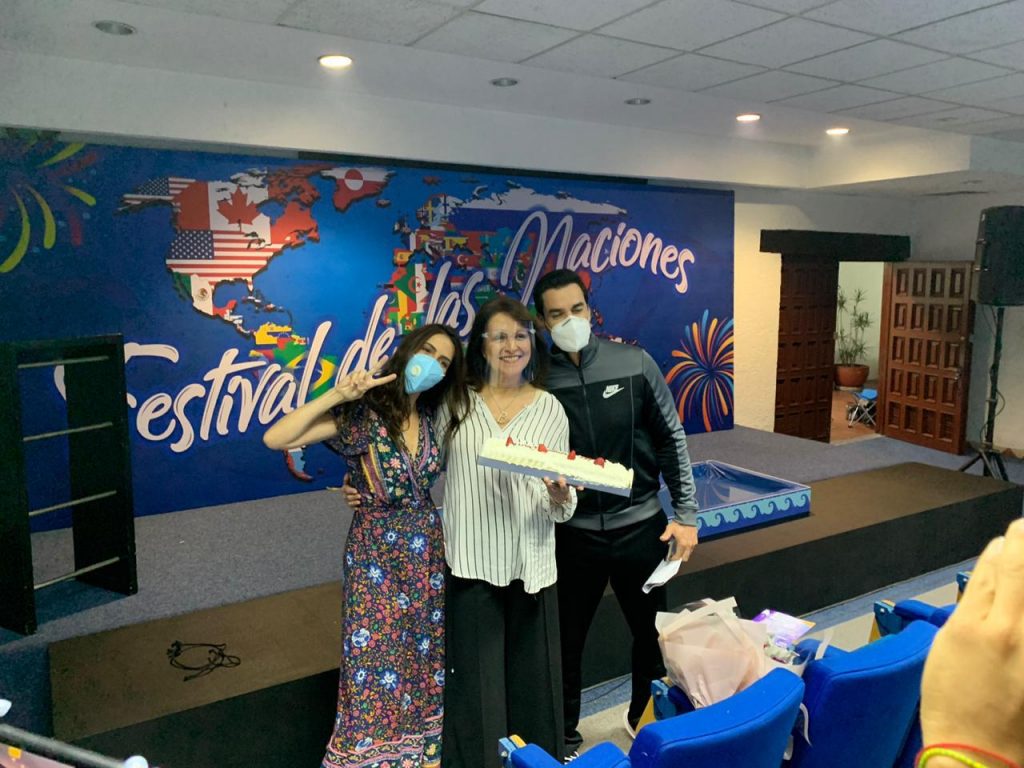 Sus compañeros en “Vencer el Desamor” le festejan el cumpleaños a la gran artista Daniela Romo