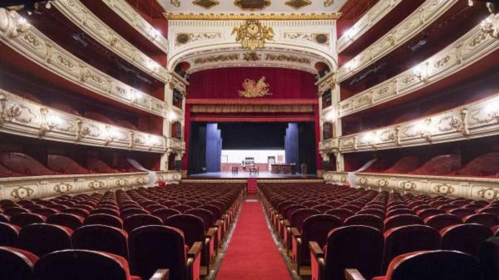 Espacios escénicos en fase terminal