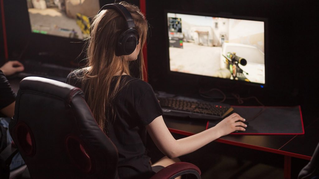 Solo un 24% de los creadores de  videojuegos son mujeres, aunque juegan tanto como los hombres