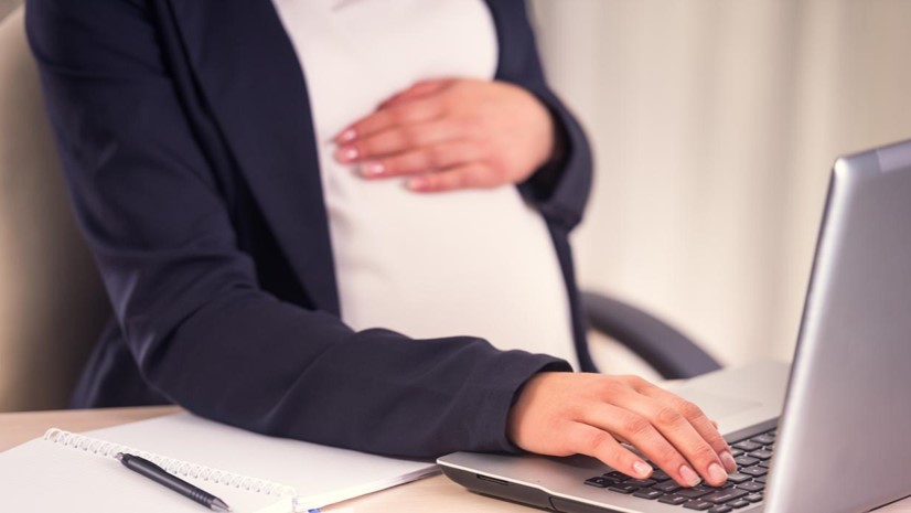 Maternidad ‘penaliza’ a mujeres en el mercado laboral: investigación