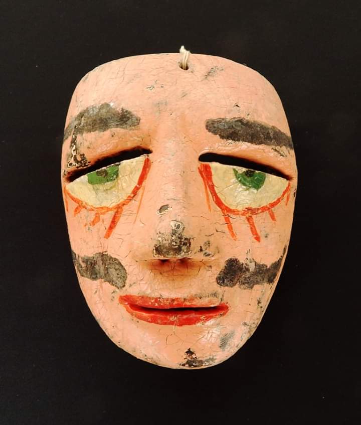 Máscara antigua de carnaval