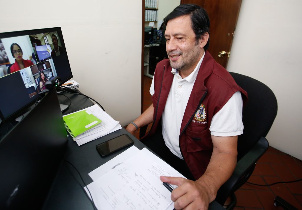 A través de conversatorio, SEDIF promueve la sana alimentación