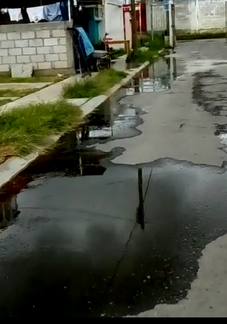 En el Fraccionamiento los Duraznos en Amozoc reportan caída de aguas negras