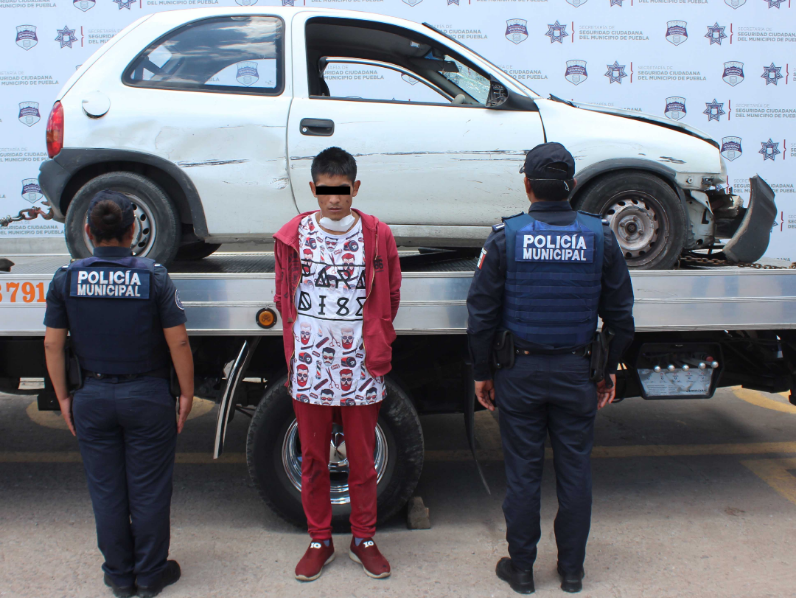 Mediante persecución, detuvo Policía Municipal de Puebla a hombre presuntamente dedicado al robo de vehículo.