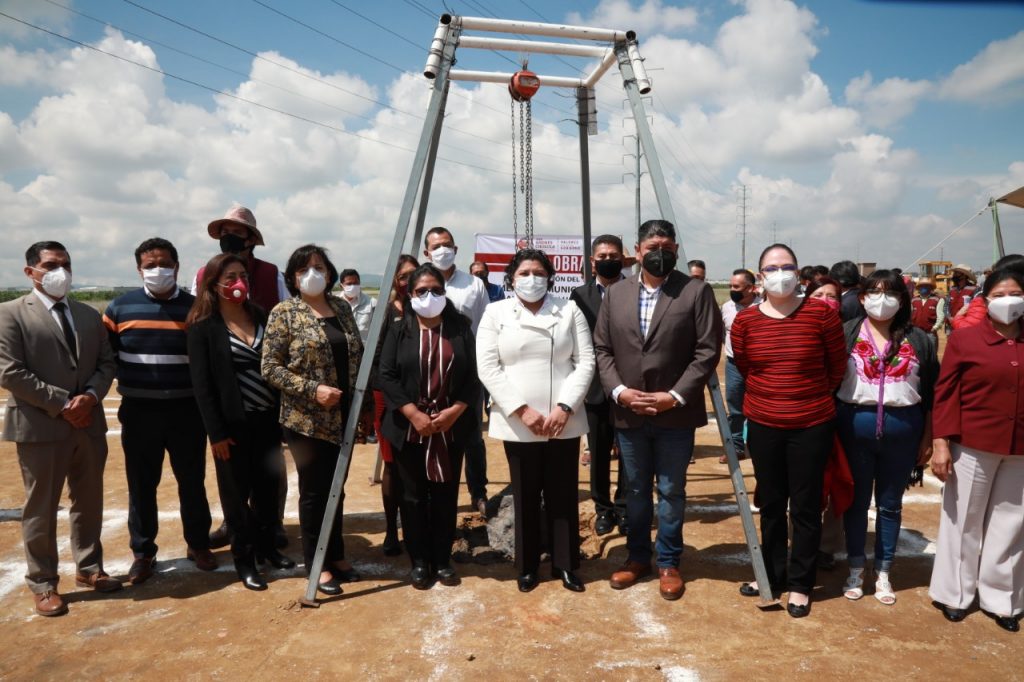 Coloca Karina Peréz Popoca la primera piedra del Mercado Municipal de San Andrés Cholula