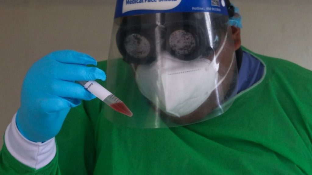 Tratamiento con NEBULIZACIÓN controlaría Covid-19; sin embargo médicos no tienen financiamiento