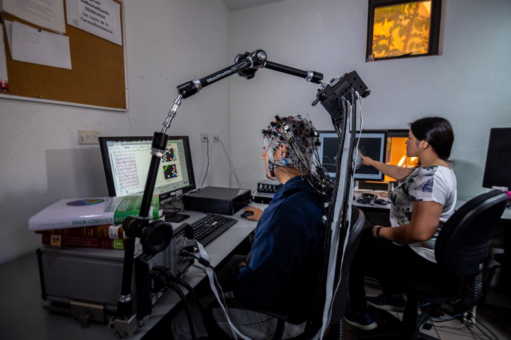 Inteligencia artificial para rehabilitar a pacientes de infarto cerebral en comunidades rurales en México