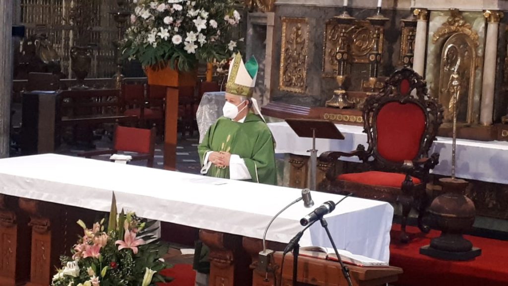 No se debe bajar la guardia ante la pandemia: Arzobispo de Puebla