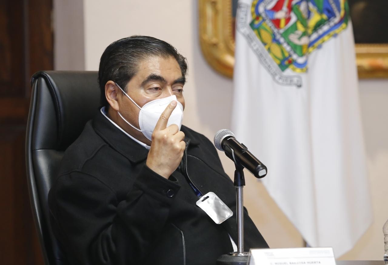 Video desde Puebla: Gobernador Barbosa pidió a los poblanos ser responsables el 15 y descartó la apertura de cines.