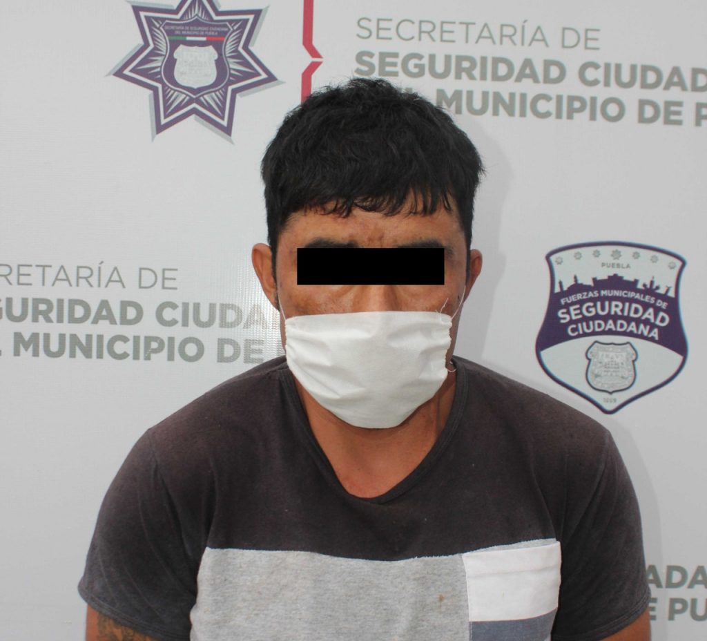 Detuvo Policía Municipal de Puebla a hombre por robo a negocio.