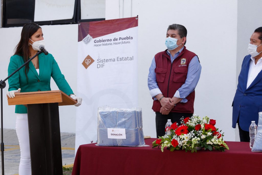 Entrega SEDIF 10 mil cubrebocas a Secretaría de Movilidad y Transporte