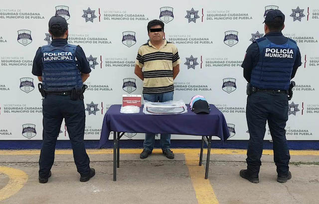 Oportunamente, detuvo policía municipal de Puebla a hombre por robo a transeúnte
