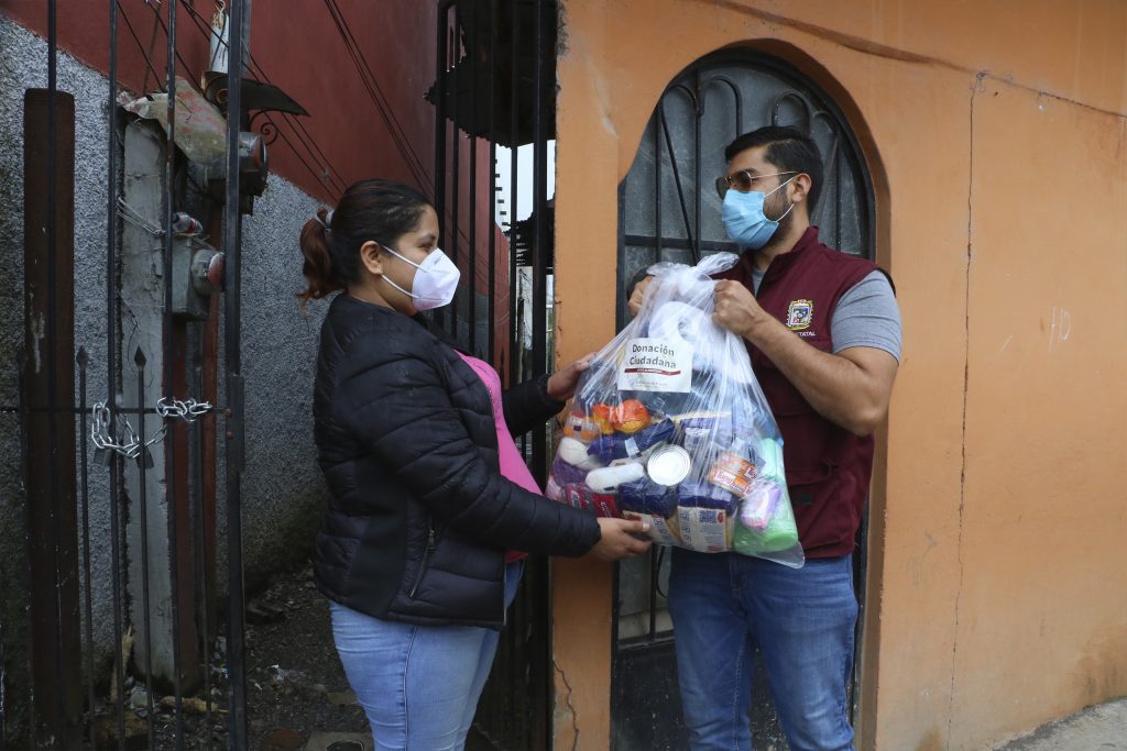 Apoya SEDIF a niña que sufrió un percance por uso de pirotecnia