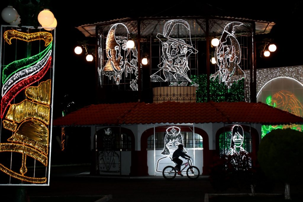 Desde San Andrés Cholula: Ayuntamiento rinde homenaje al sector salud en el mes patrio