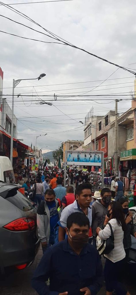 Tehuacán: Abarrotado de gente en plena pandemia