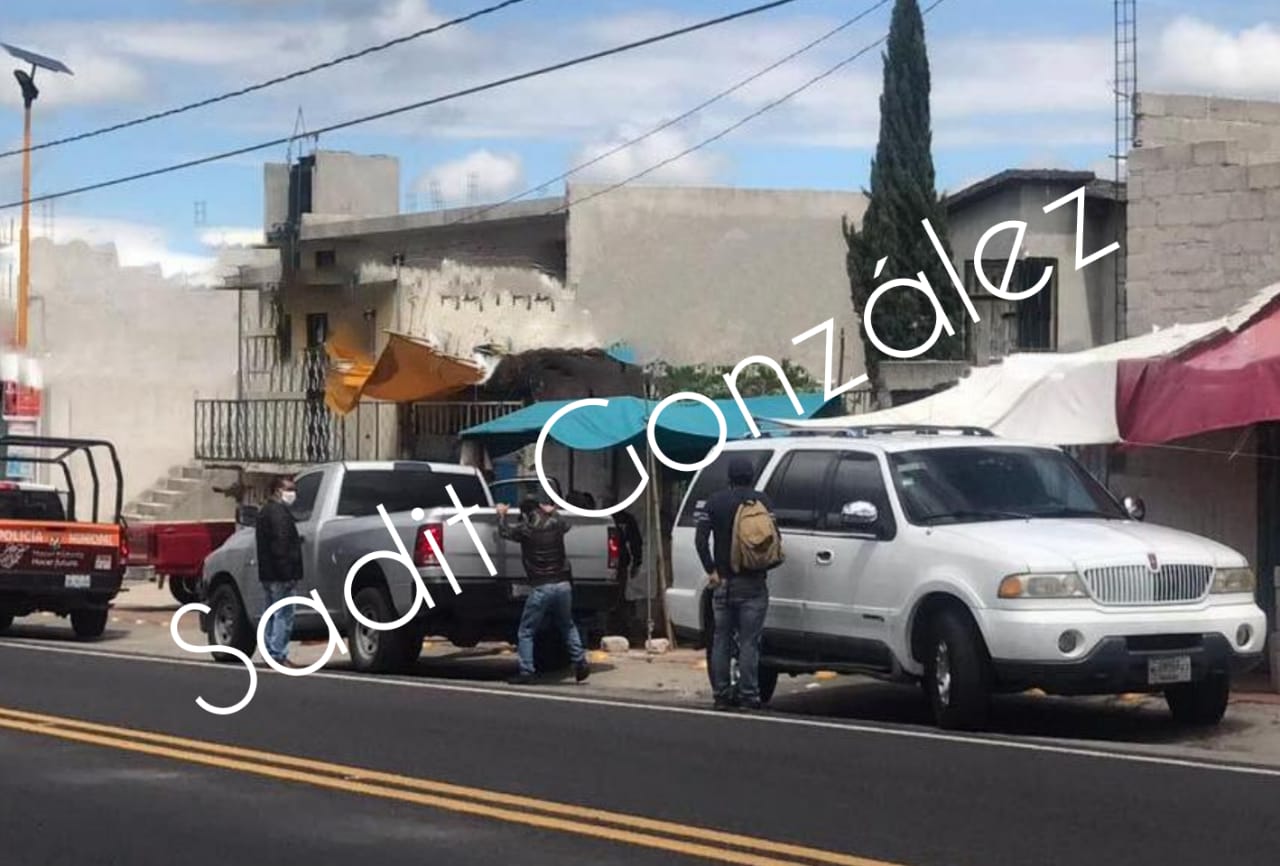 Sobrina y tío mueren por beber tequila adulterado en Santa María Coatepec
