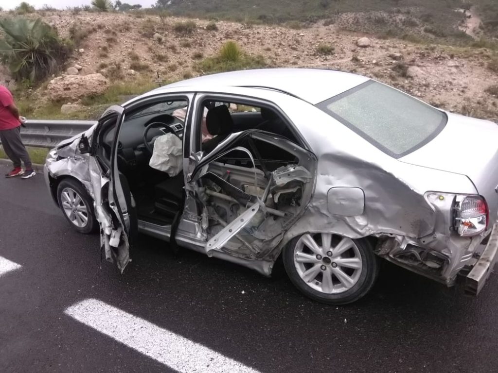 Vuelca camión de la Guardia Nacional; hay cuatro lesionados