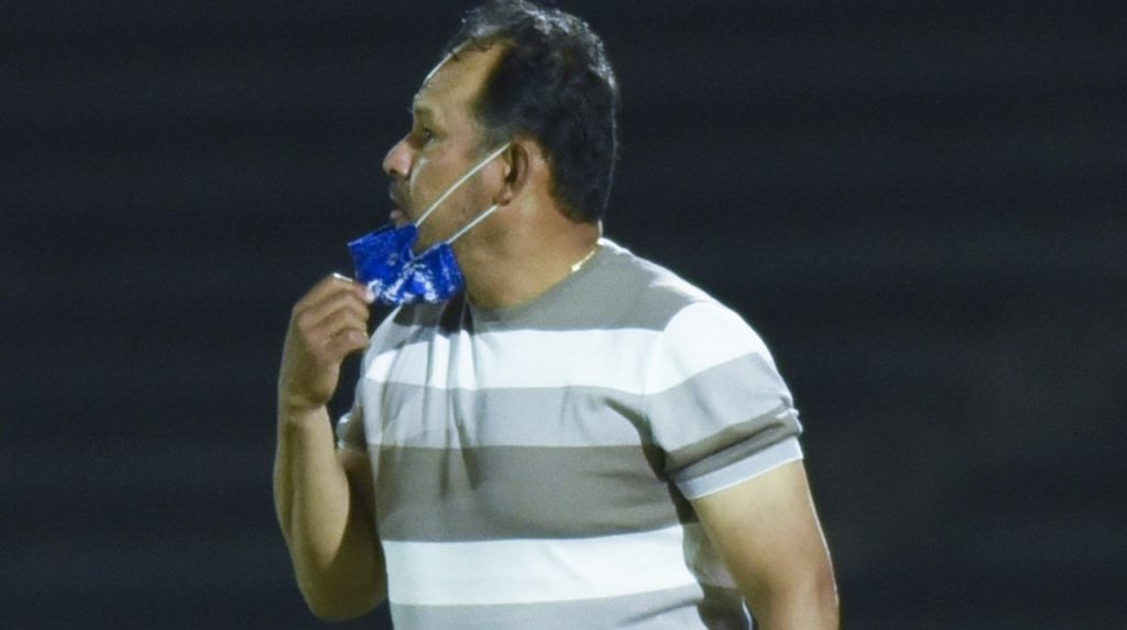 Club Puebla: Juan Reynoso es sancionado por sus declaraciones en contra del arbitraje