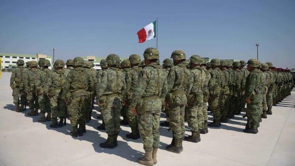 La claudicación del poder civil frente a la autonomía militar: el poder a la Marina