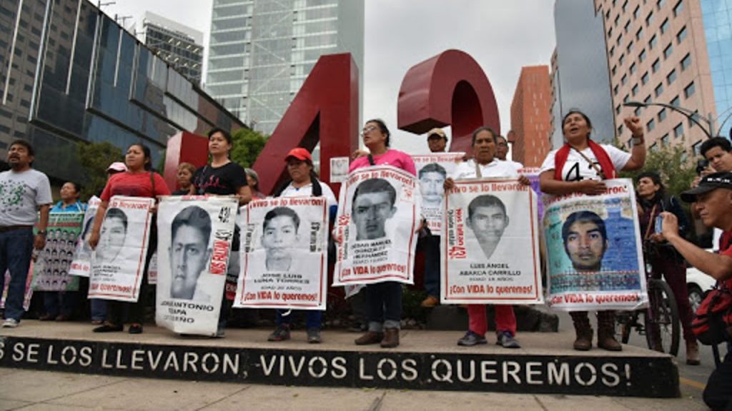Programas de DH del SUJ se solidarizan con familiares de los 43 normalistas
