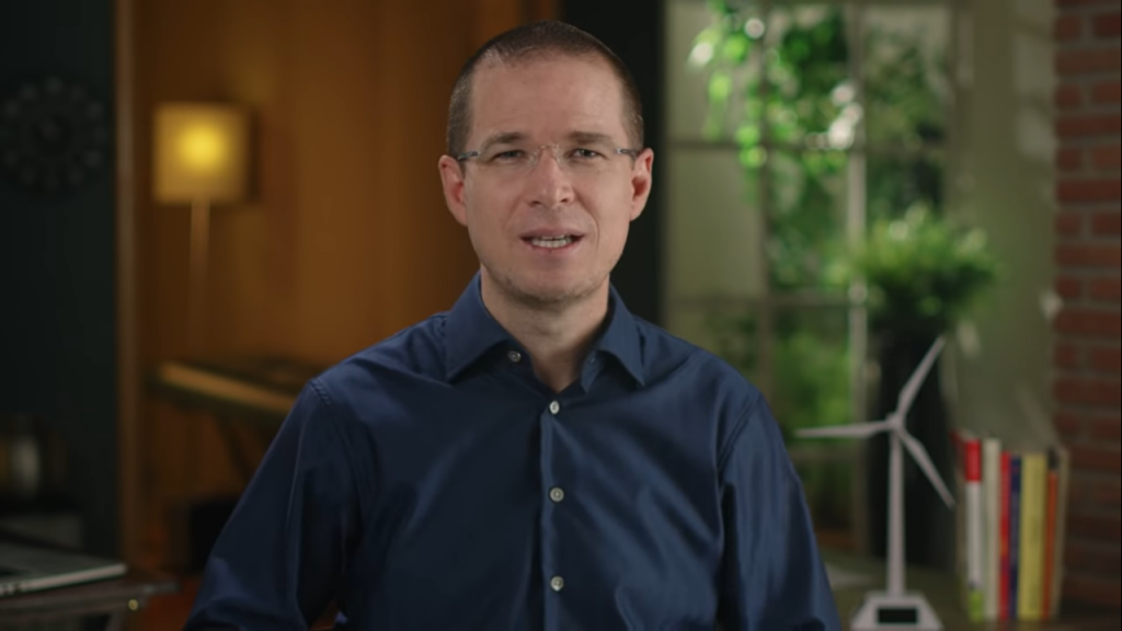 Ricardo Anaya regresa a la vida pública; el desastre con el gobierno de López Obrador es evidente, dice