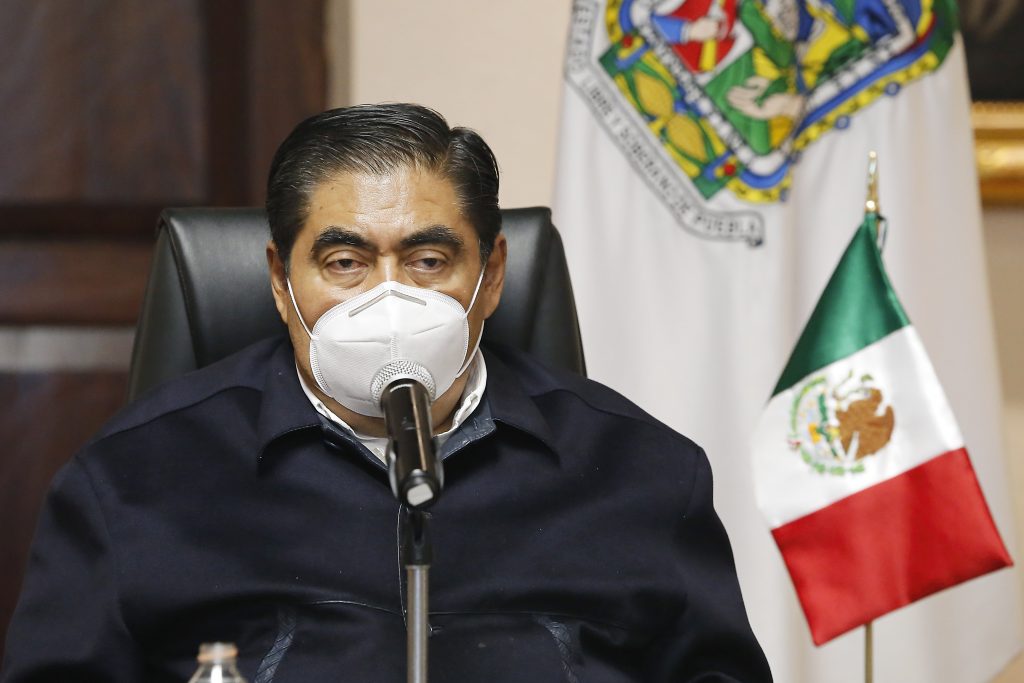Video desde Puebla: Mantendrá el gobierno estatal acciones e infraestructura para atender Covid-19, subrayó Miguel Barbosa Huerta.