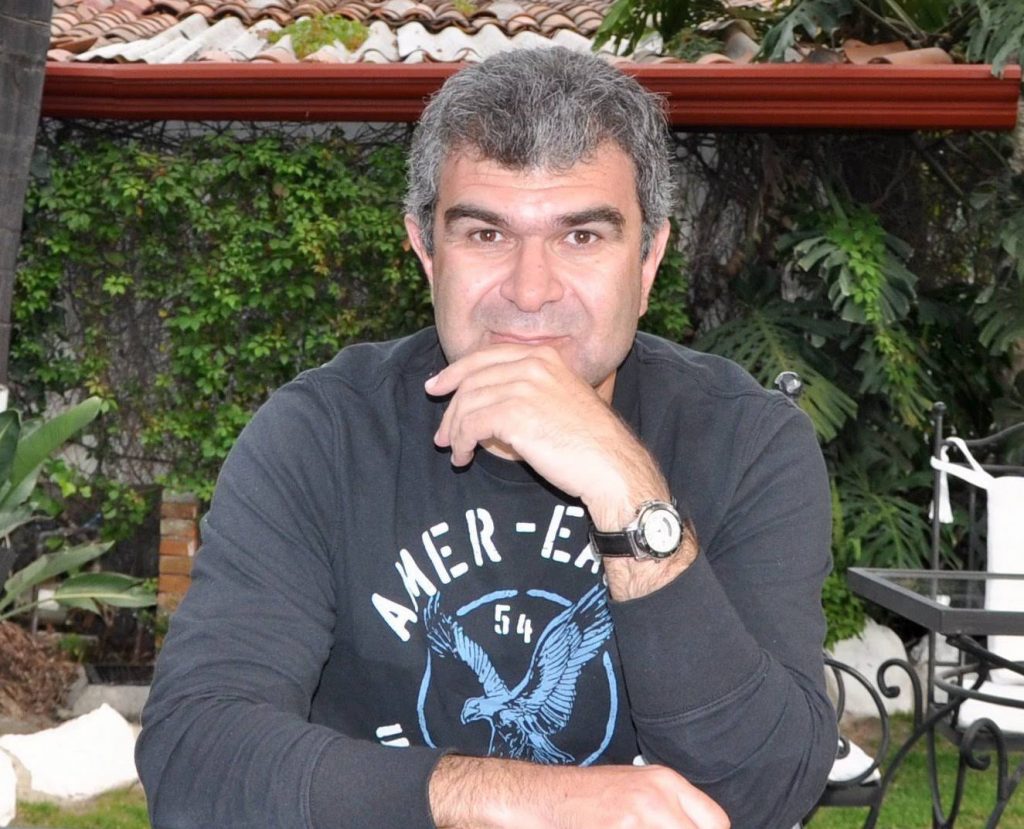 Astrofísicos de México utilizan la huella de un elemento químico en un blazar y ponen a prueba los métodos para calcular masas de agujeros negros