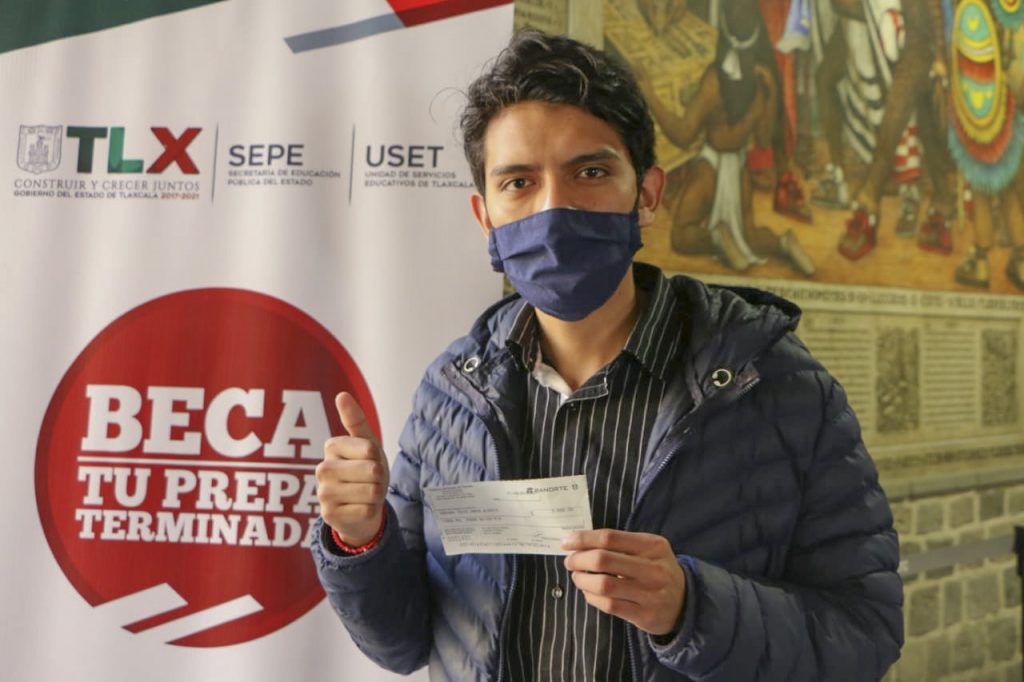 Beneficiarios de “Tu Prepa Terminada”no se quedaran sin su estímulo económico: Florentino Domínguez Ordóñez