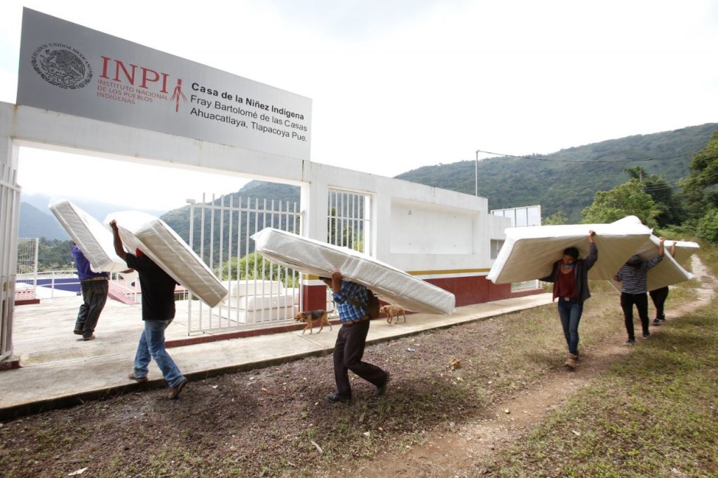 Concluye SEDIF entrega de colchones en albergues indígenas del estado