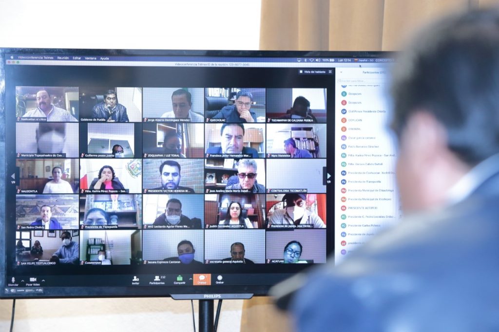 Fotonota: Gobernador Barbosa encabeza reunión con presidentes municipales y les pide redoblar esfuerzos contra la pandemia