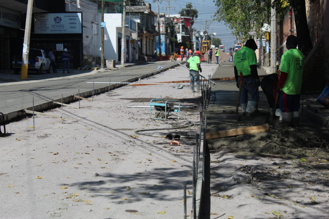 Gobierno de la Ciudad de Puebla rehabilita con concreto hidráulico vialidad en Ignacio Romero Vargas