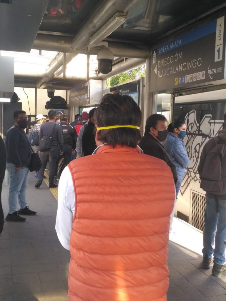 Sin miedo al Covid-19! poblanos abarrotan paradero y líneas de Ruta