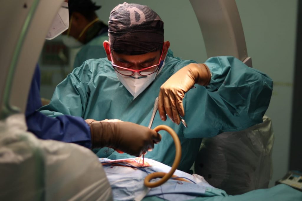 Realiza ISSSTEP cirugía a paciente con fractura múltiple de columna vertebral
