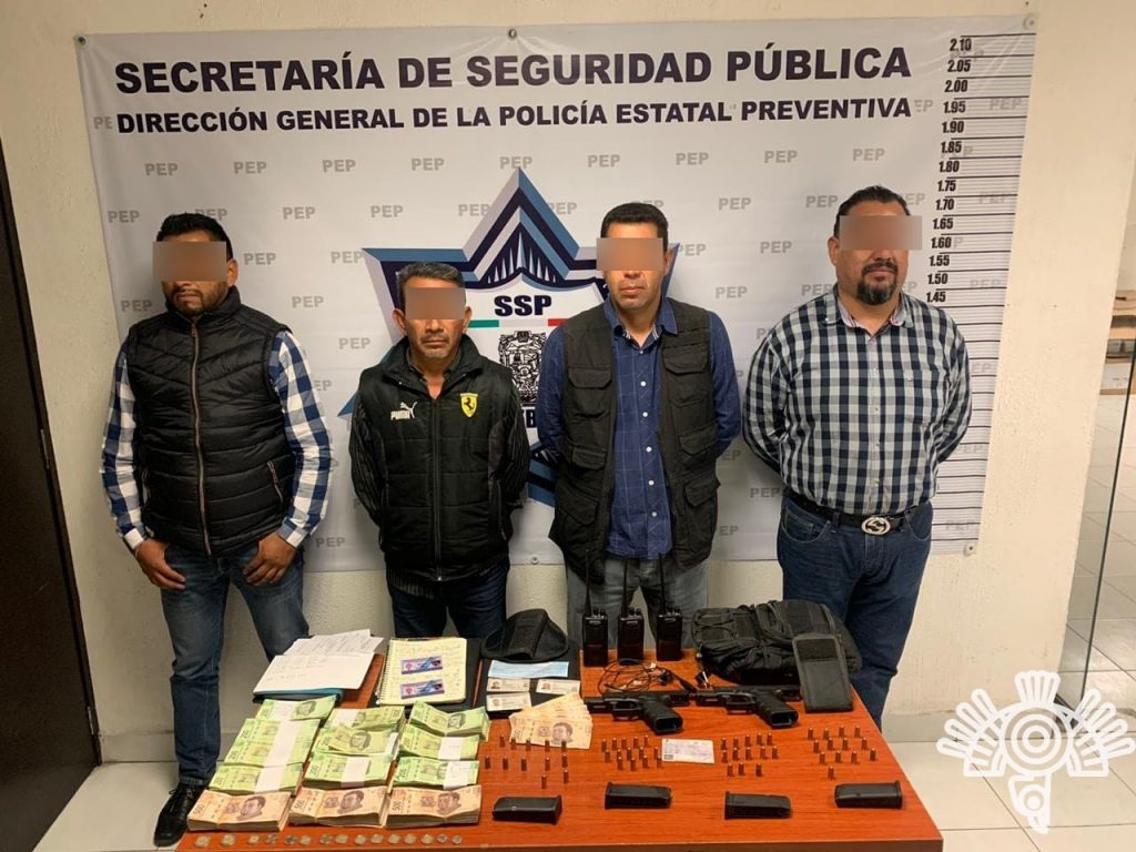 Detiene SSP a supuestos guardias de seguridad que transportaban 356 mil pesos