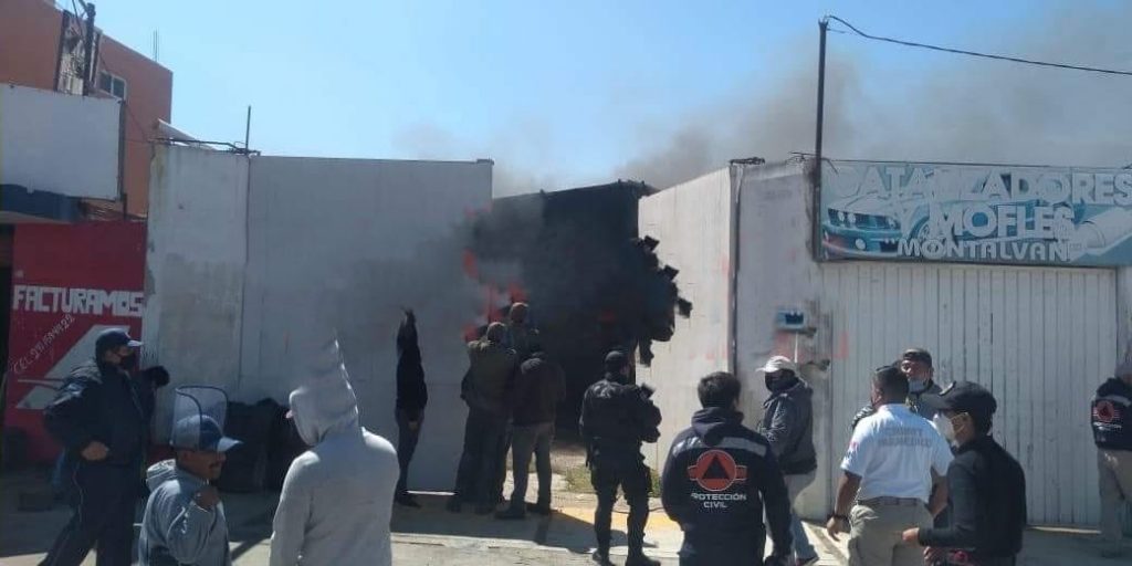 Autoridades sofocaron incendio de un taller a las afueras de Huamantla