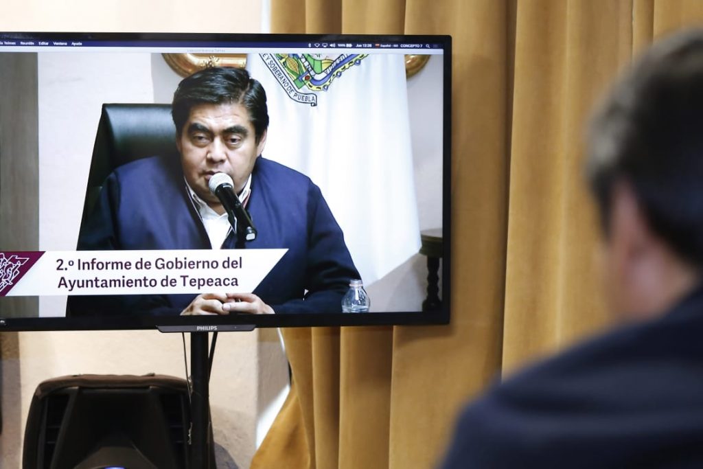 La crítica mordaz no debe detener a los gobernantes, subrayó el gobernador Barbosa