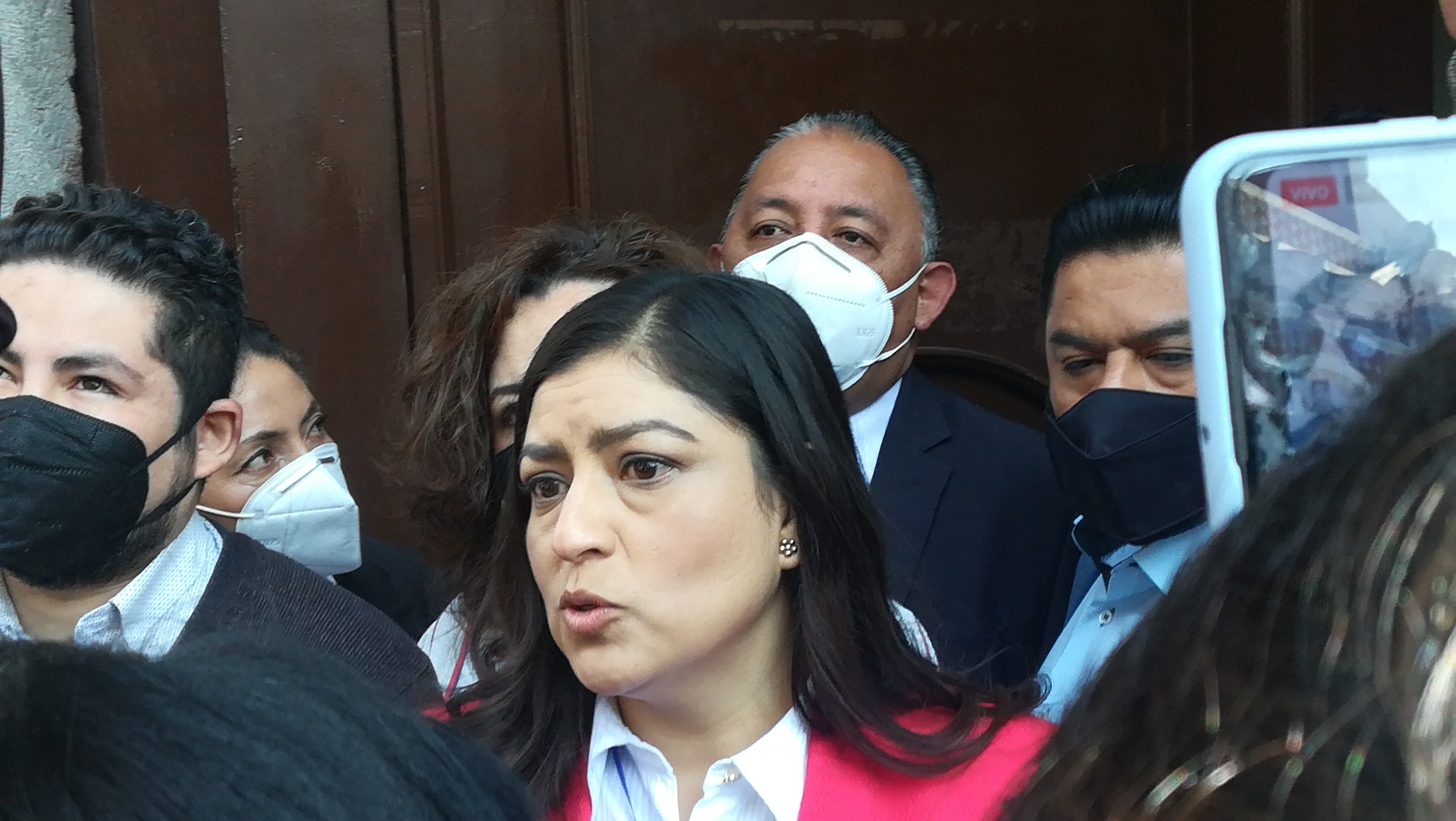 Video desde Puebla: Claudia Rivera se presenta en la ASE y solicita al Congreso una audiencia ante el pleno para presentar informe
