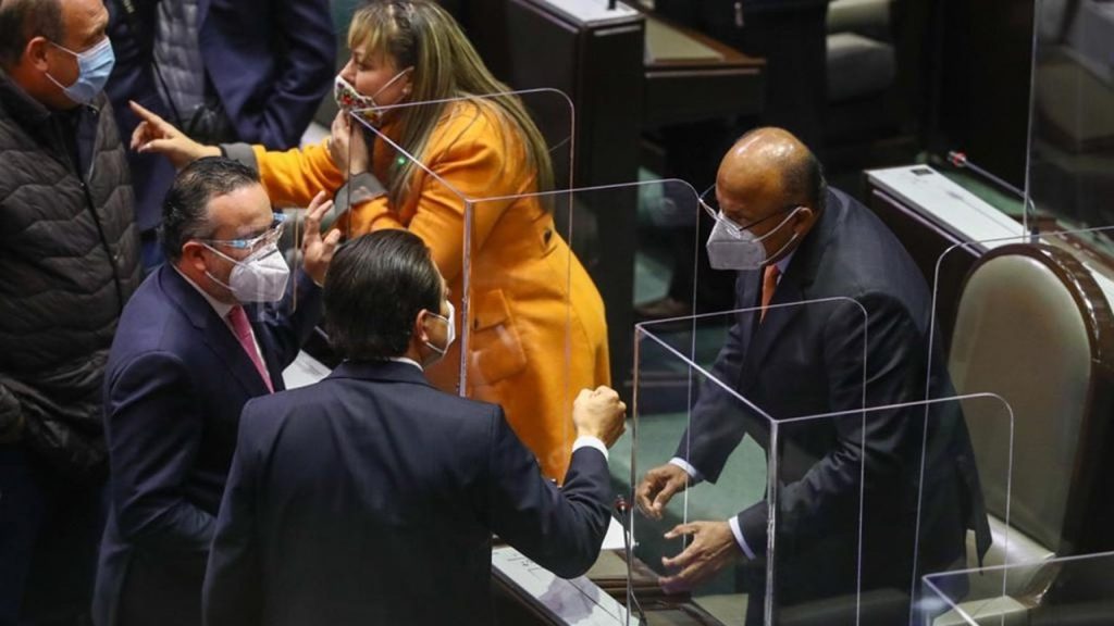 En tercer intento, diputados de Morena, PES y Verde avalan extinción de 109 fideicomisos