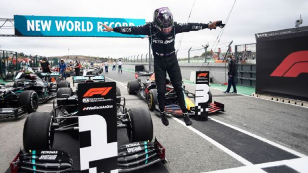 Lewis Hamilton hace historia al ser el máximo ganador de premios en la F1