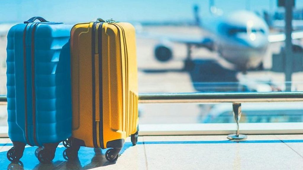 La OPS recomienda evitar los viajes en avión por vacaciones durante la pandemia de COVID-19