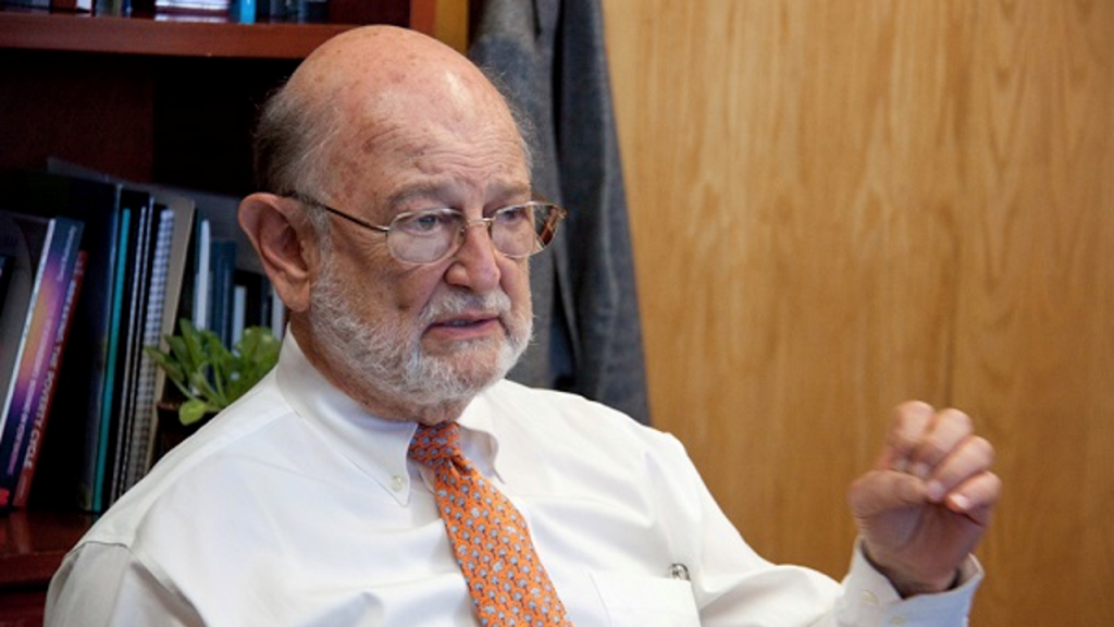 No se pueden retirar programas e instituciones del campo, afirma investigador