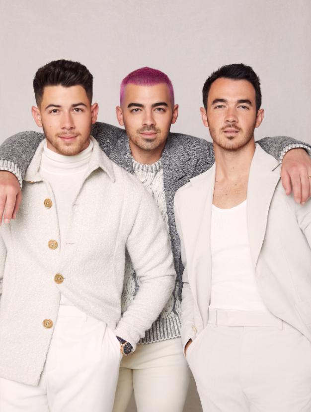 Jonas Brothers lanzó “I Need You Christmas”, su nueva canción navideña